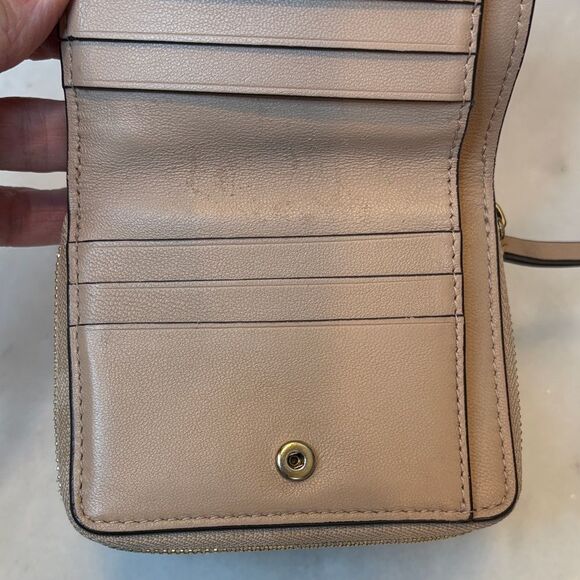 Tory Burch Wallet Quilted Medallion Leather Tan - Picture 12 of 16